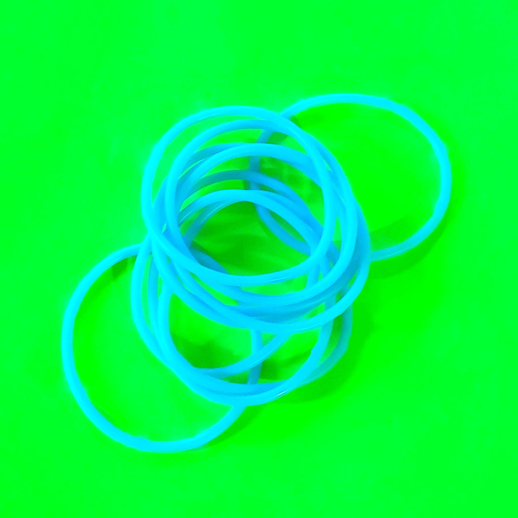 Amazon.com: NUDALA Glow Sticks Bulk Including 50pcs 8” Green Glow Stick  Bracelets & Connectors and 10pcs 15mm Extra Thick Green Light Sticks for St  Patrick's Day Easter Christmas Birthday Wedding Festivals :
